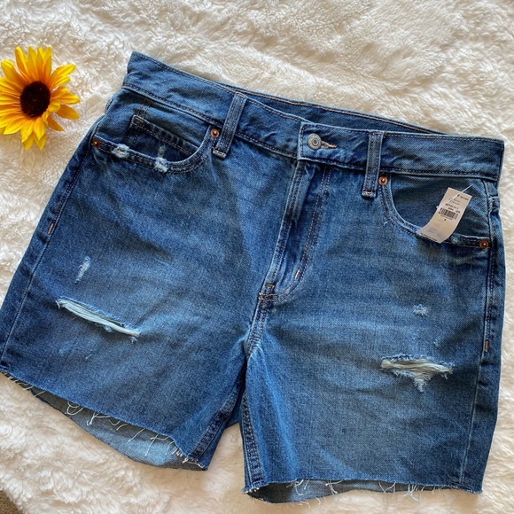 Old Navy Pants - Old Navy High Waisted Slouchy Straight Jean Shorts New